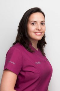 Dra. María José Adana Vásquez - Periodoncia y Cirugía